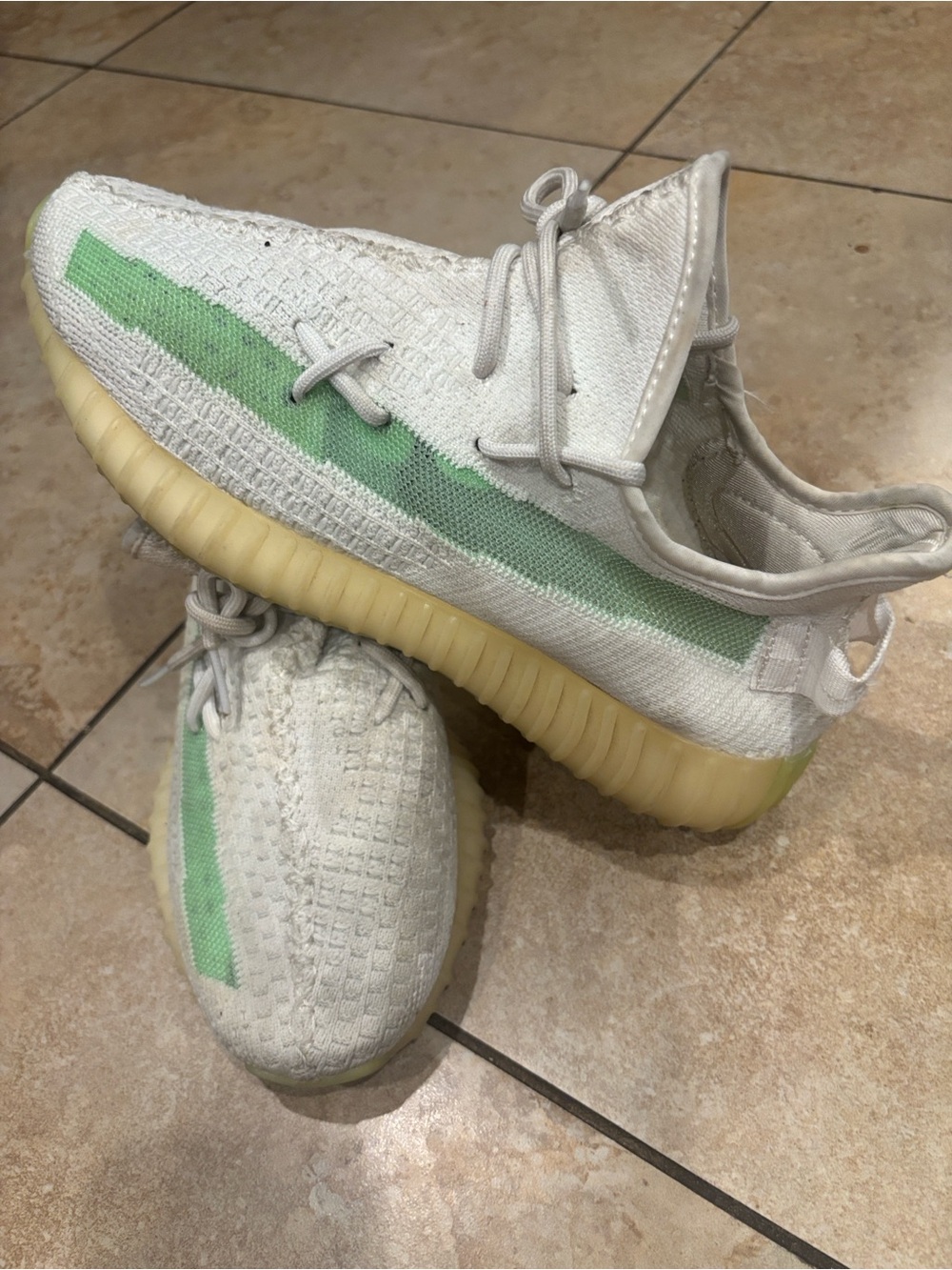 Adidas Yeezy Boost 350 V2 Chancing Color-way  Light Green Man Size 9.5